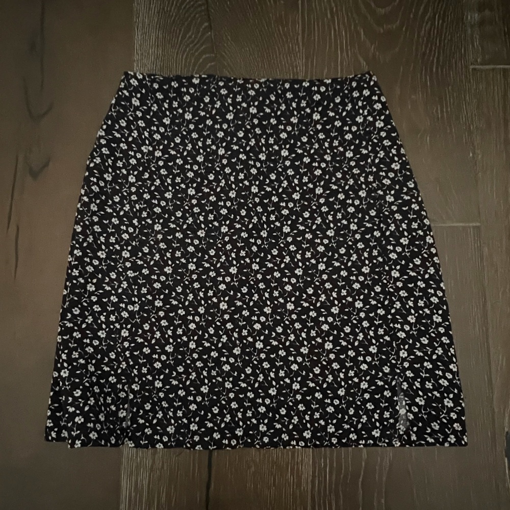 Brandy Melville Mini skirt. Size XS